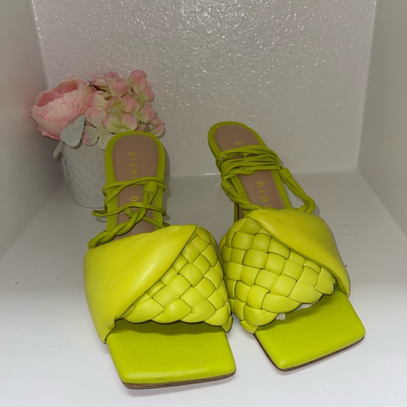 Gianni Bini heels - Picture 1 of 3